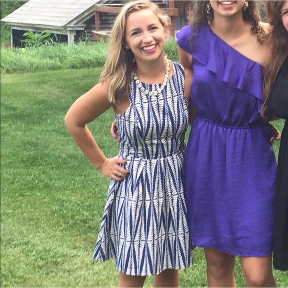 High-neck Patterned Dress - Picture 4 of 4